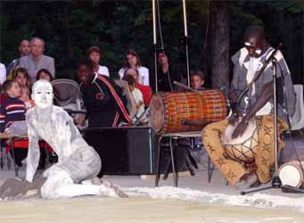 Aim Ouedraogo, dans 'Le cri du dsert', danse traditionnelle burkinabe