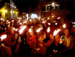 Gap, fte de la Saint Arnoux, retraite aux flambeaux